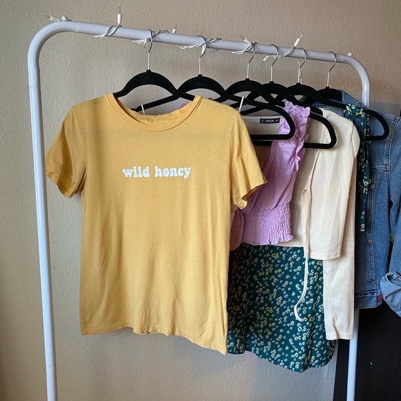 Forever 21 Tops - forever 21 “wild honey” t shirt
